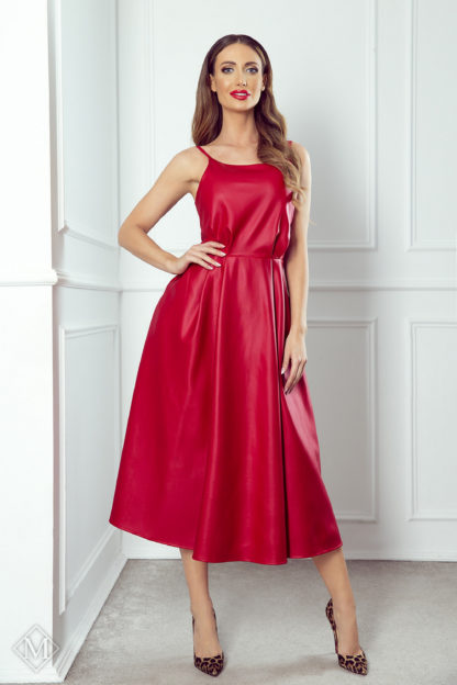 Rozkloszowana sukienka ze skóry czerwona