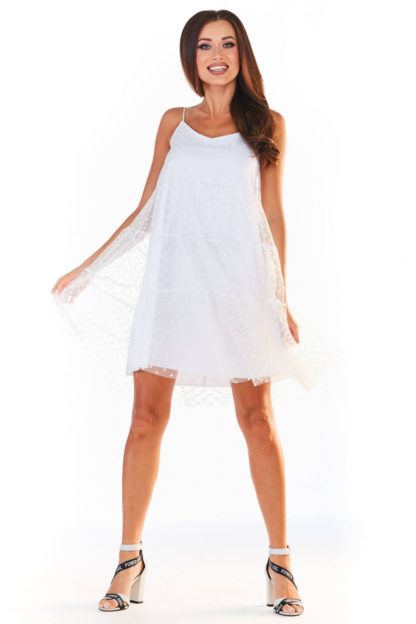 Tiulowa sukienka na ramiączkach biała