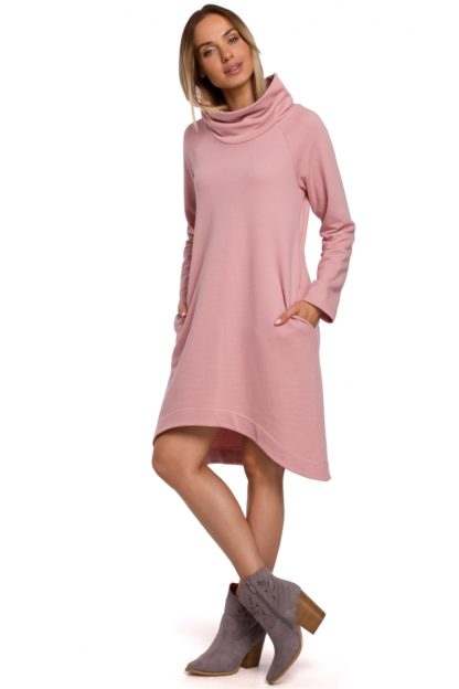 Asymetryczna sukienka z szerokim golfem różowa
