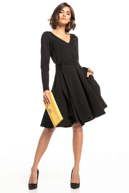Rozkloszowana sukienka biznesowa z wiązaniem czarna