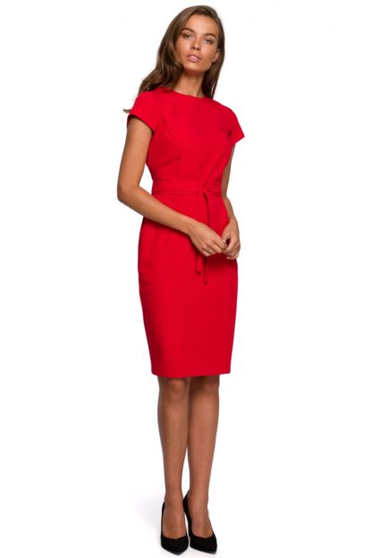 Ołówkowa sukienka z przeszyciami czerwona