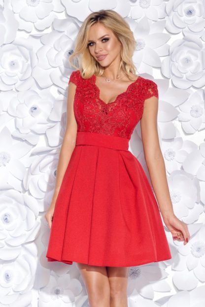 Koktajlowa sukienka z koronkową górą i szarfą czerwona