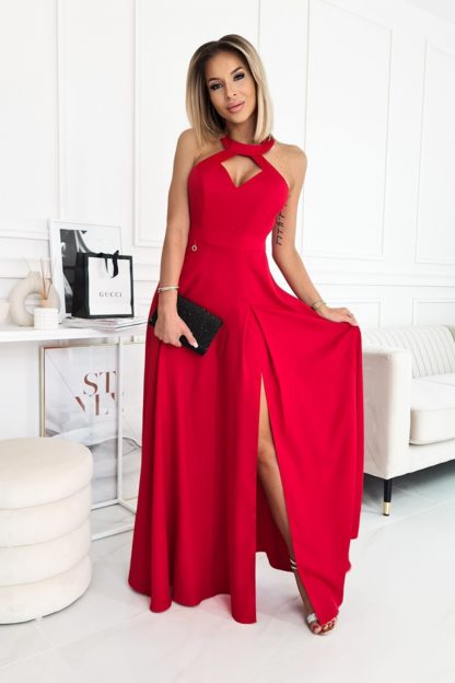 Długa suknia z wyciętym dekoltem czerwona