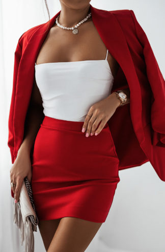 Elegancki garnitur ze spódnicą czerwony