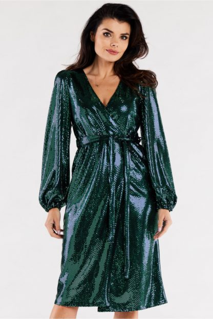 Błyszcząca sukienka midi z kopertowym dekoltem zielona